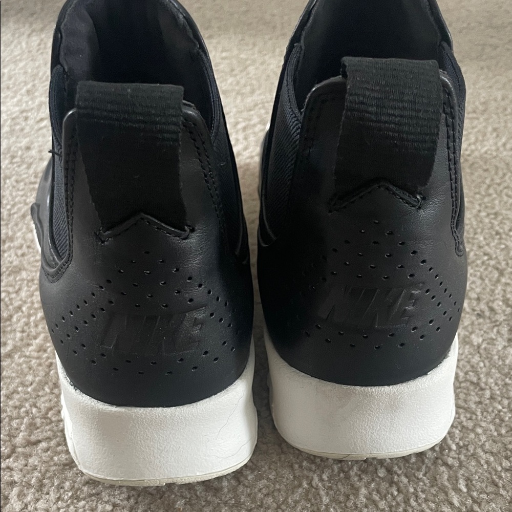Nike Black Slip-On Shoes - Picture 3 of 4